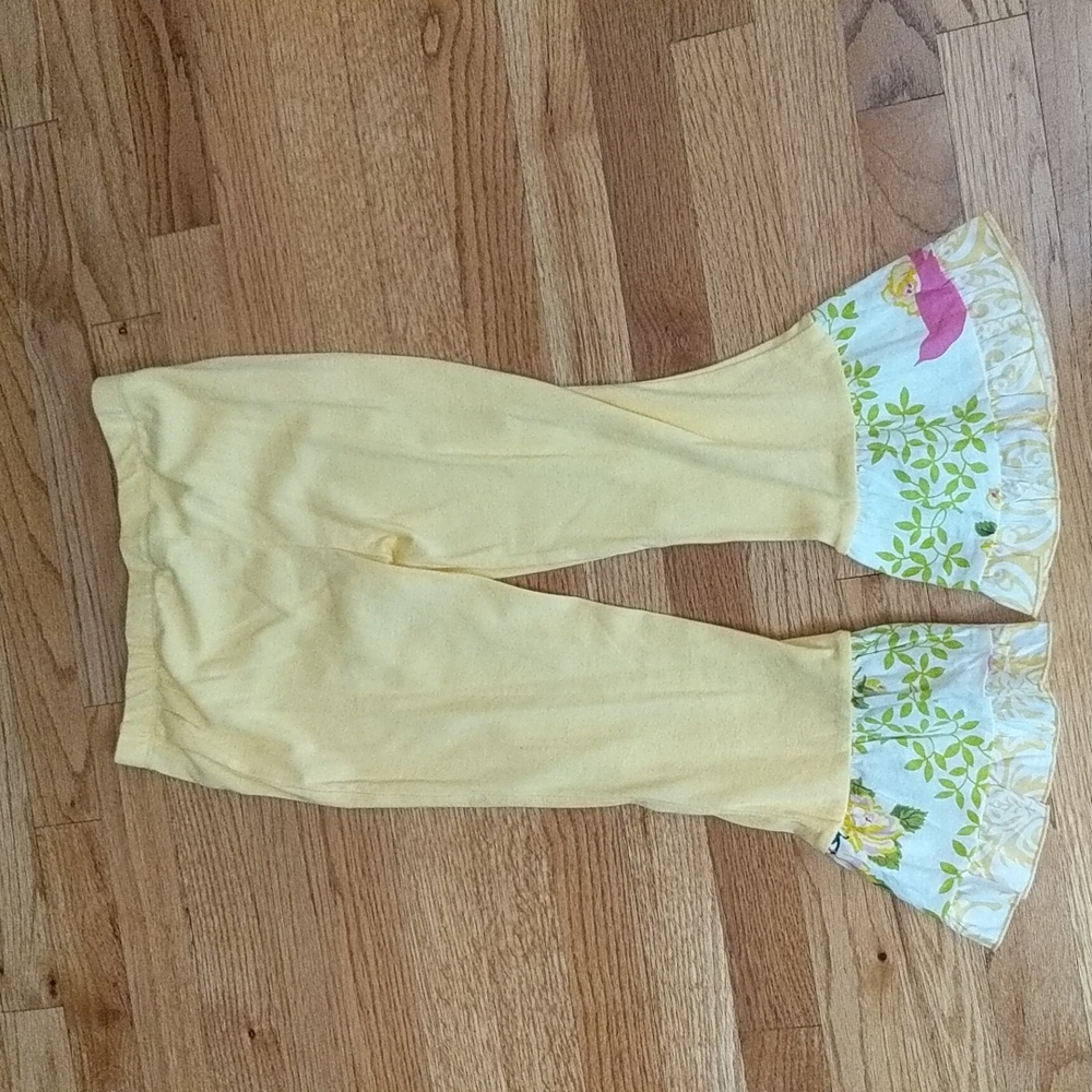 Ann Loren 2 Piece Ruffle Set - Picture 5 of 11